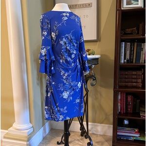 Shelby & Palmer Bell-Sleeve Floral Dress